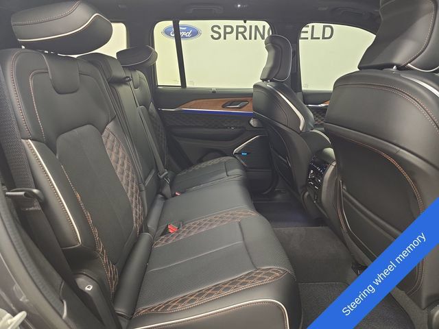Used 2024 Jeep Grand Cherokee Summit AWD/4WD image 13