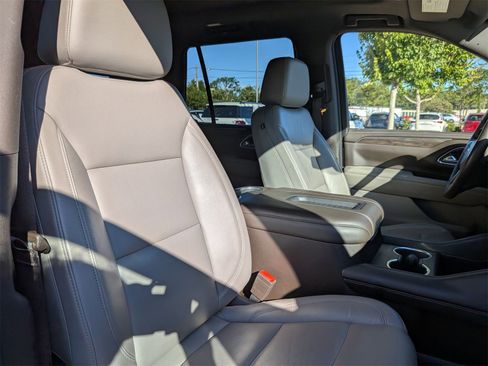 Used 2021 Chevrolet Tahoe LT w/ LT Signature Package image 39