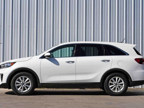 Used 2019 Kia Sorento LX image 8