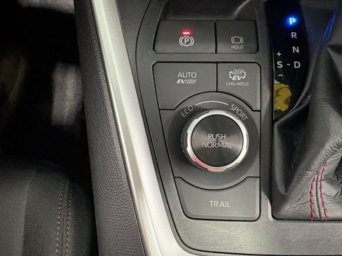 Used 2023 Toyota RAV4 SE w/ Weather & Moonroof Package AWD/4WD image 29