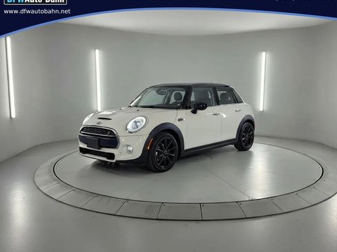 Used 2015 MINI Cooper S image 1
