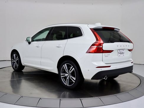 Used 2018 Volvo XC60 T6 Momentum w/ Vision Package image 3