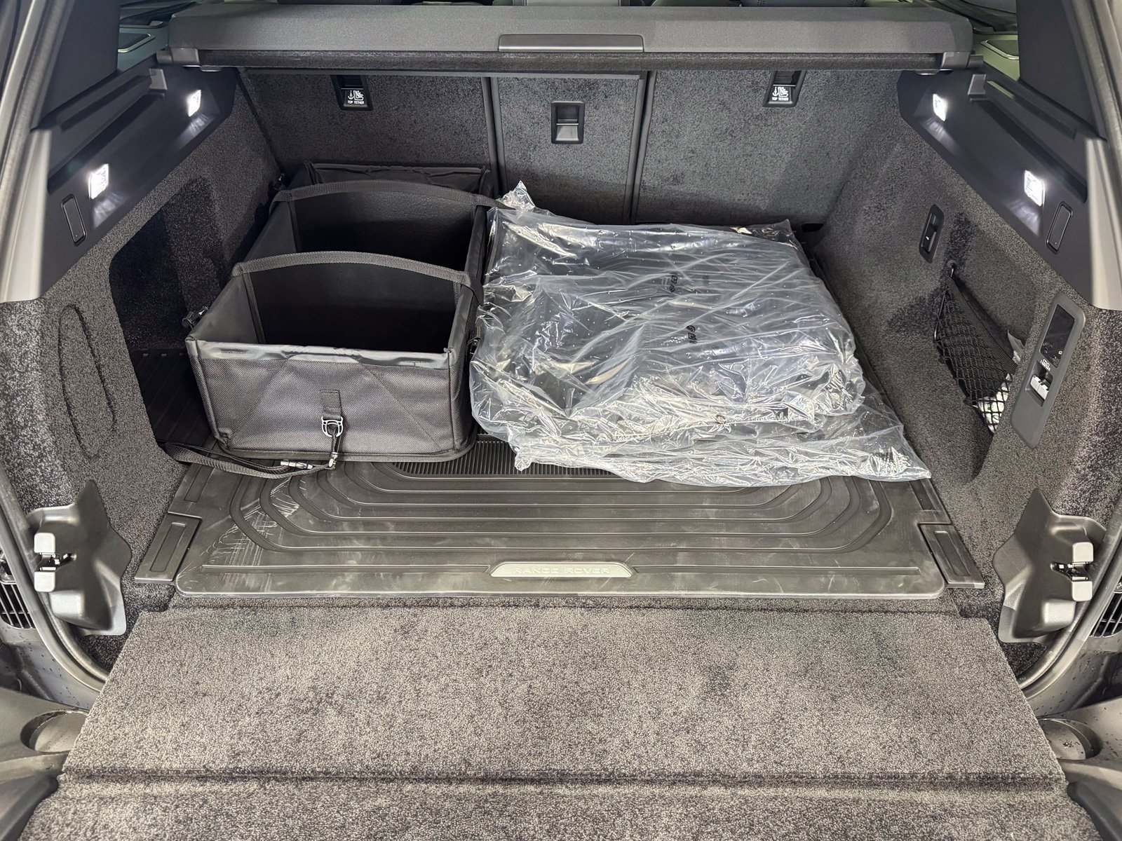 New 2026 Land Rover Range Rover SE AWD/4WD image 40