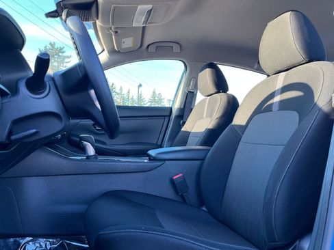 Used 2024 Nissan Sentra SV image 24