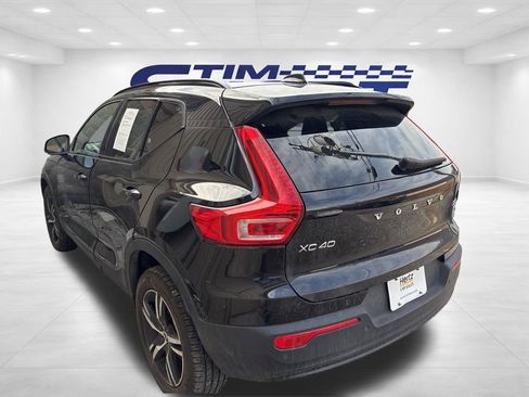 Used 2024 Volvo XC40 B5 Core image 6