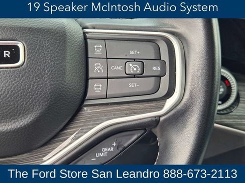 Used 2022 Jeep Wagoneer Series III w/ Premium Group I AWD/4WD image 25