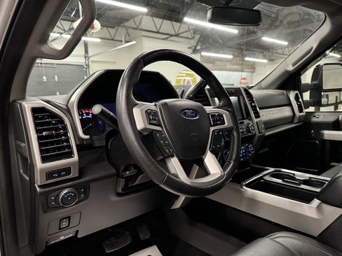 Used 2019 Ford F350 Lariat image 25