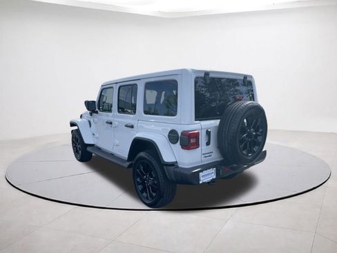Certified 2025 Jeep Wrangler Unlimited Sahara AWD/4WD image 5