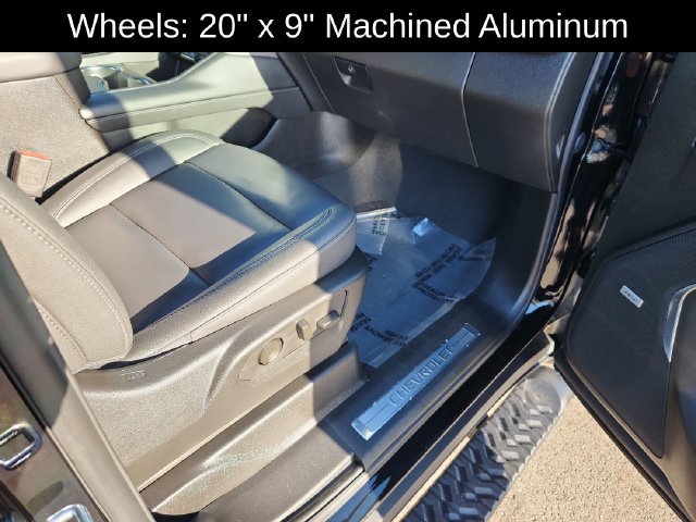 Used 2024 Chevrolet Tahoe Z71 w/ Luxury Package AWD/4WD image 24