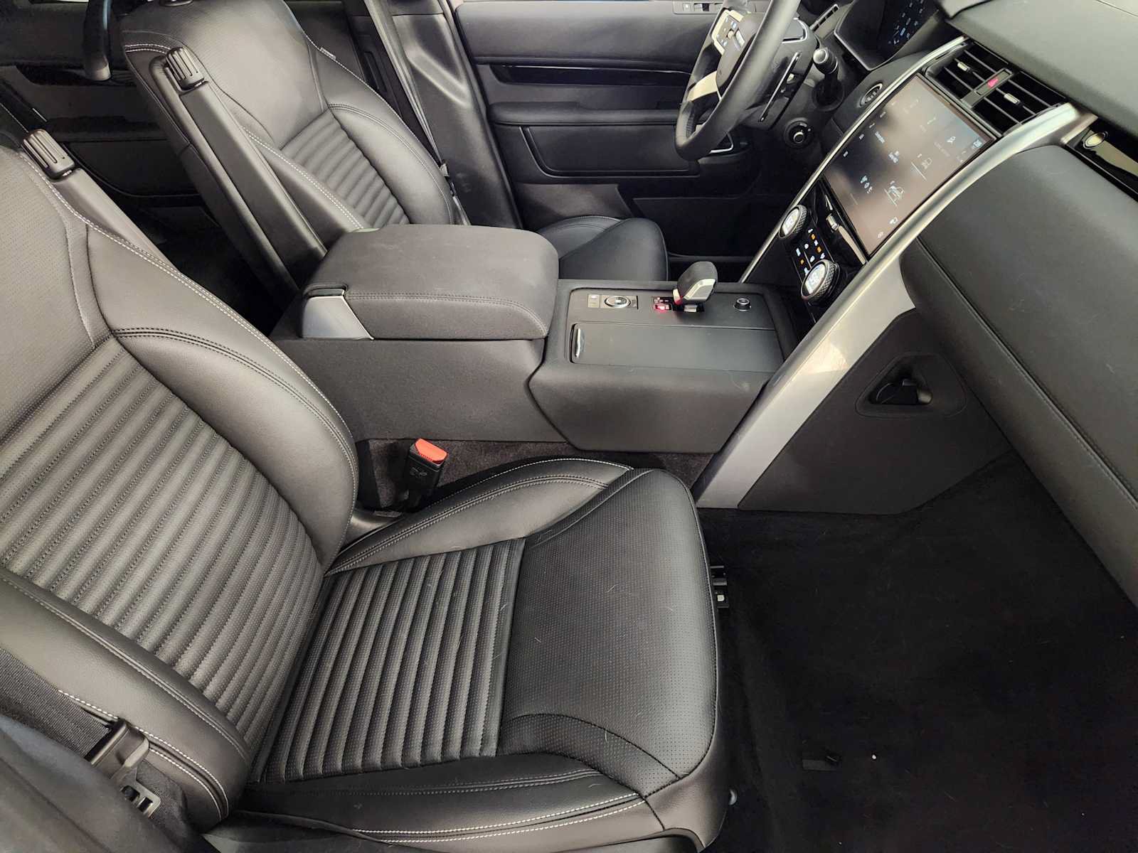 Used 2026 Land Rover Discovery S AWD/4WD image 3