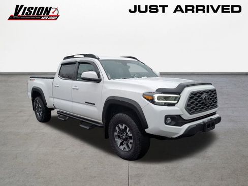 Used 2023 Toyota Tacoma TRD Off-Road image 3