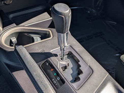 Used 2016 Toyota RAV4 LE image 30