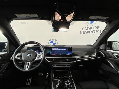 Used 2025 BMW X7 M60i w/ Executive Package image 11