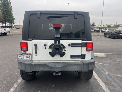 Used 2011 Jeep Wrangler Rubicon w/ PWR Convenience Group image 6