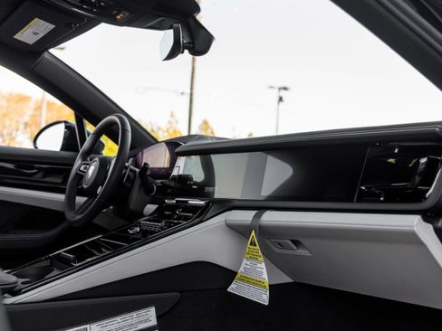 Certified 2026 Porsche Panamera 4 AWD/4WD image 40