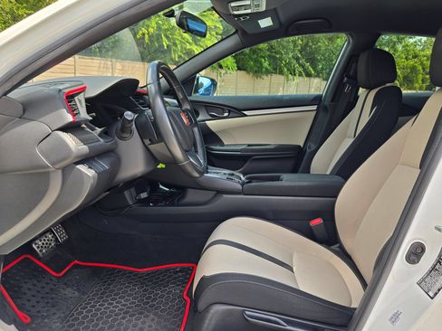 Used 2018 Honda Civic Sport image 9