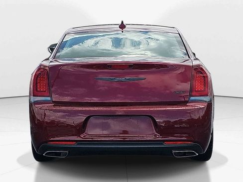 Used 2022 Chrysler 300 Touring L w/ Comfort Group RWD image 7