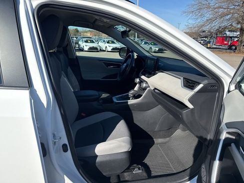 Used 2022 Toyota RAV4 XLE image 11