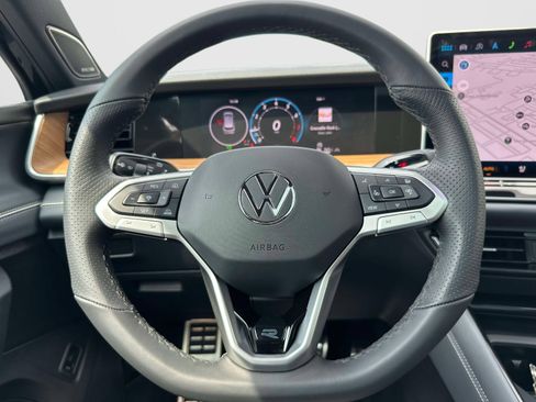 Certified 2026 Volkswagen Tiguan SEL R-Line AWD/4WD image 22
