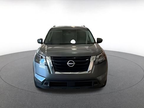 Used 2025 Nissan Pathfinder SV AWD/4WD image 16