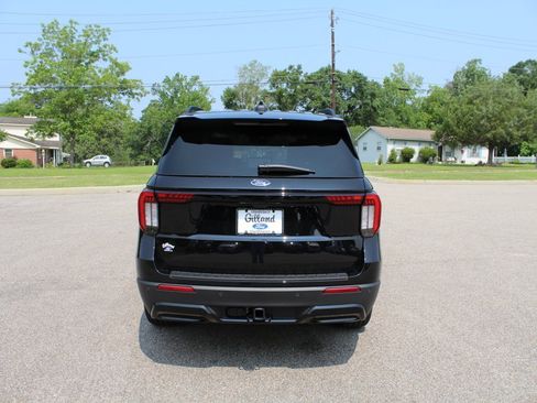 New 2025 Ford Explorer ST-Line w/ Premium Package image 10