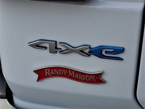 Used 2024 Jeep Wrangler Unlimited Sahara w/ Technology Group image 24