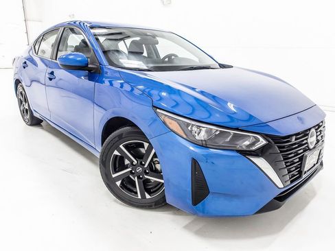 Used 2025 Nissan Sentra SV image 8