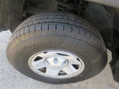 Used 2015 Toyota Tacoma PreRunner w/ Convenience Package RWD image 26