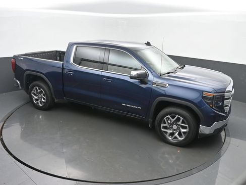 Used 2023 GMC Sierra 1500 SLE AWD/4WD image 42