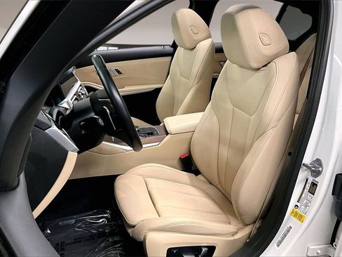 Used 2019 BMW 330i Sedan w/ Driving Assistance Package image 19