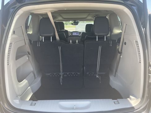 Used 2023 Chrysler Pacifica Limited FWD image 14