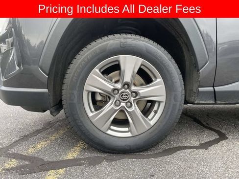 Used 2024 Toyota RAV4 XLE AWD/4WD image 9