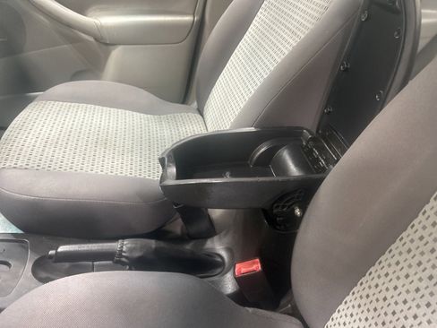 Used 2006 Ford Focus ZX4 image 20