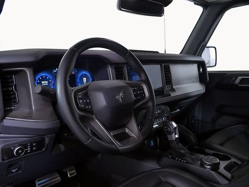 Used 2025 Ford Bronco Badlands AWD/4WD image 13