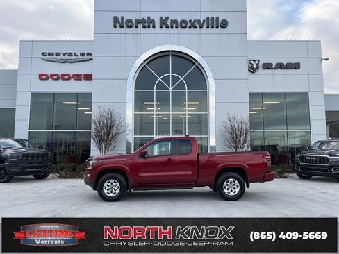 Used 2024 Nissan Frontier SV w/ Technology Package image 2