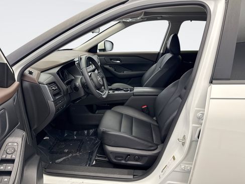 Used 2023 Nissan Rogue SV w/ SV Premium B Package AWD/4WD image 10