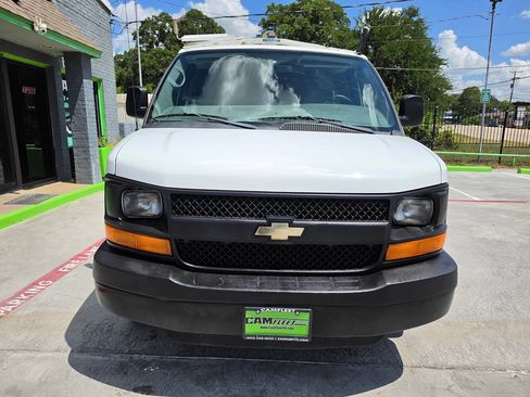 Used 2012 Chevrolet Express 2500 w/ Cold Climate Package RWD image 7