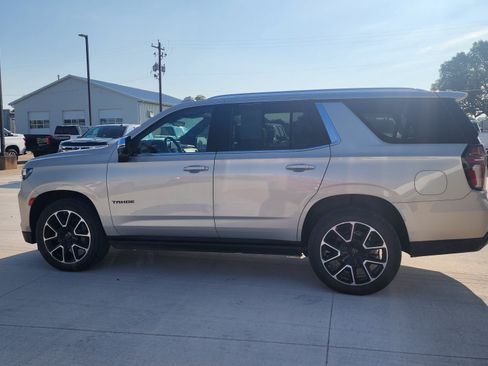 Used 2024 Chevrolet Tahoe Premier AWD/4WD image 7