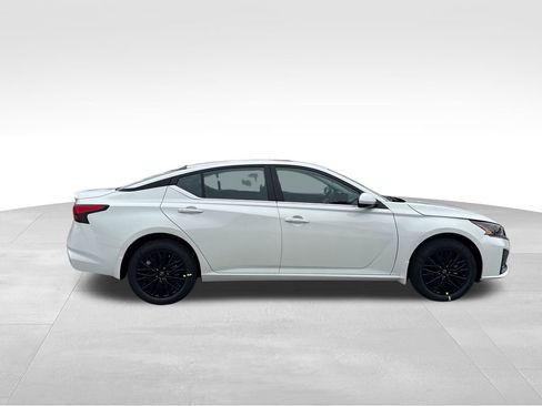 New 2026 Nissan Altima 2.5 SV w/ SV Special Edition Package AWD/4WD image 7