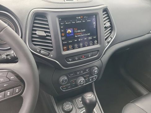 Used 2023 Jeep Cherokee Altitude Lux AWD/4WD image 30