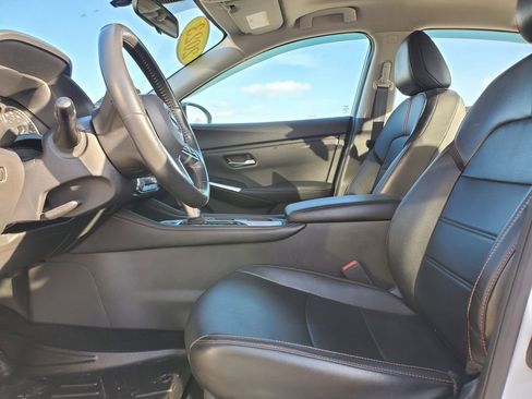 Used 2023 Nissan Sentra SR w/ SR Premium Package image 17