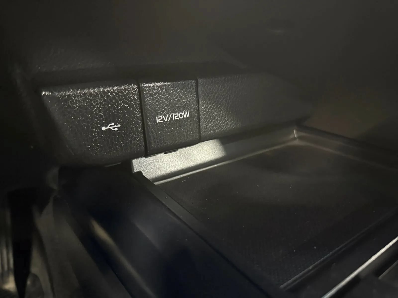 Used 2020 Toyota Camry LE FWD image 27