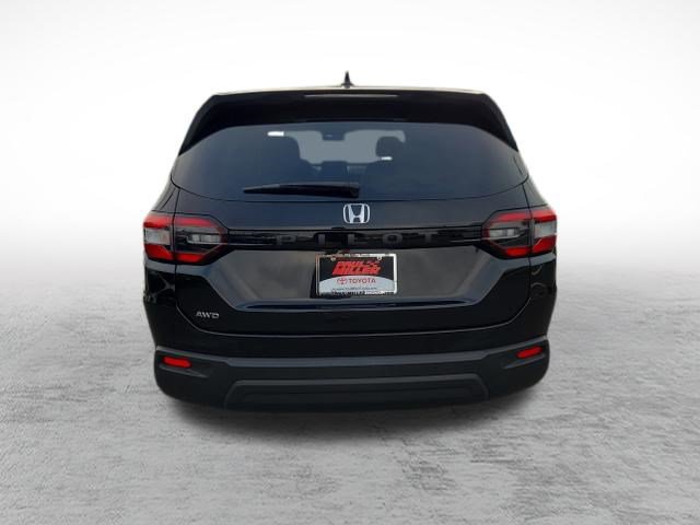 Used 2023 Honda Pilot LX image 6