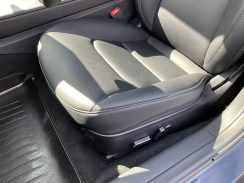 Used 2023 Tesla Model 3 Standard Range image 16