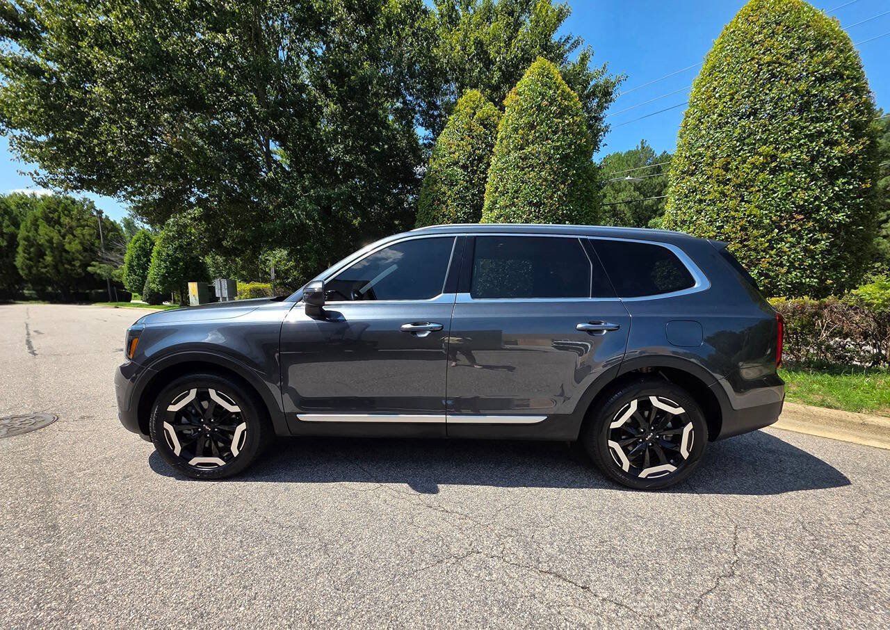 Used 2023 Kia Telluride S AWD/4WD image 2
