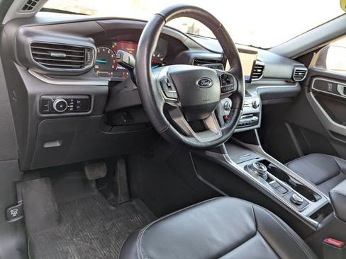 Used 2023 Ford Explorer XLT w/ Equipment Group 202A image 24
