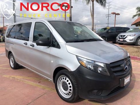 Used 2019 Mercedes-Benz Metris Passenger image 3