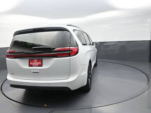 Used 2022 Chrysler Pacifica Limited w/ S Appearance Package AWD/4WD image 59