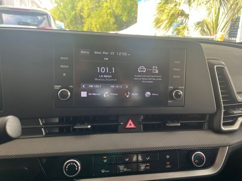 Used 2025 Kia Sportage LX image 20