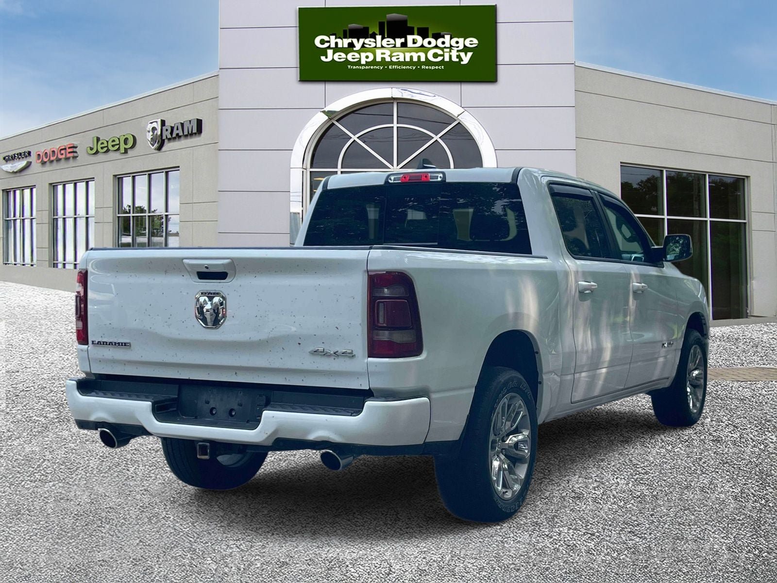 Used 2023 RAM 1500 Laramie AWD/4WD image 5